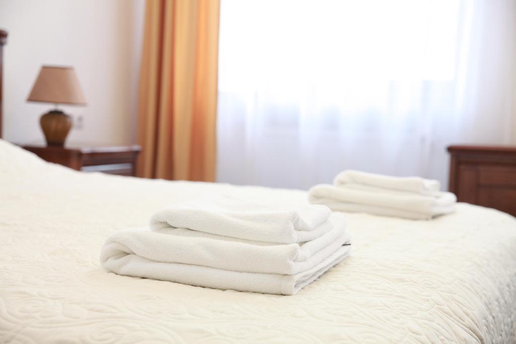 Guest House Adam Mickiewicz Lviv Phòng bức ảnh