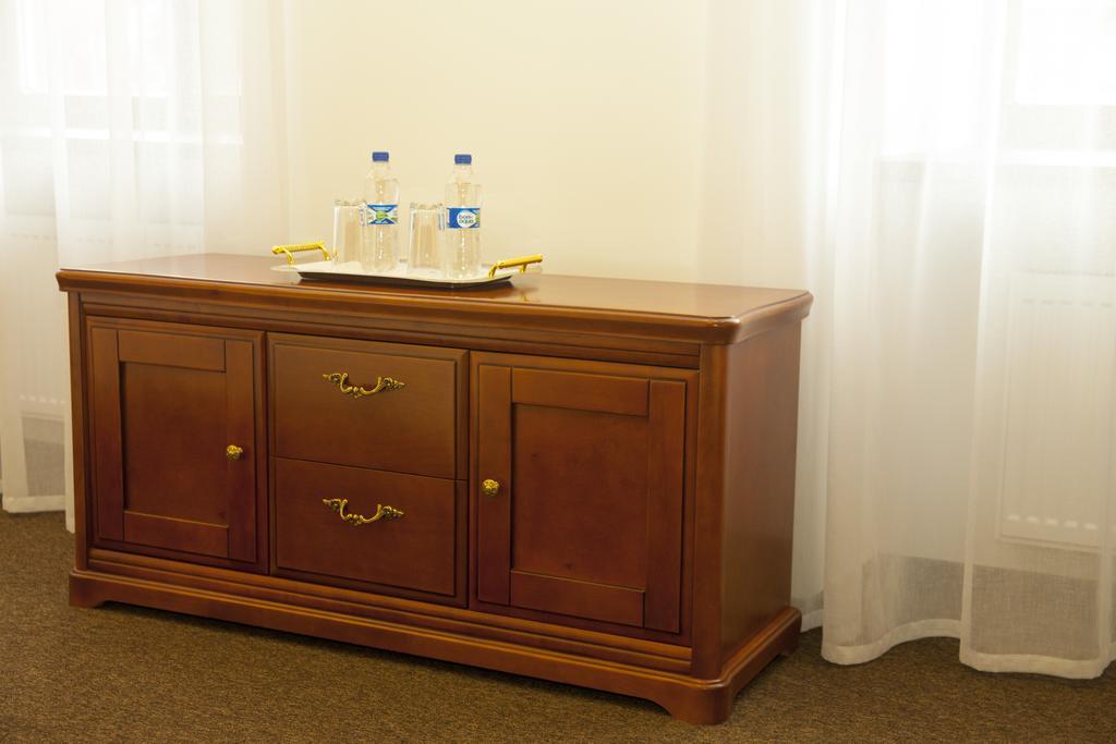 Guest House Adam Mickiewicz Lviv Phòng bức ảnh