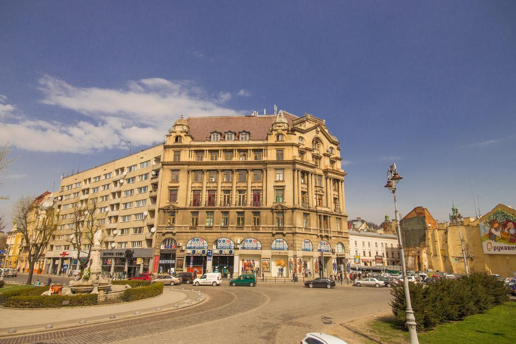 Guest House Adam Mickiewicz Lviv Ngoại thất bức ảnh